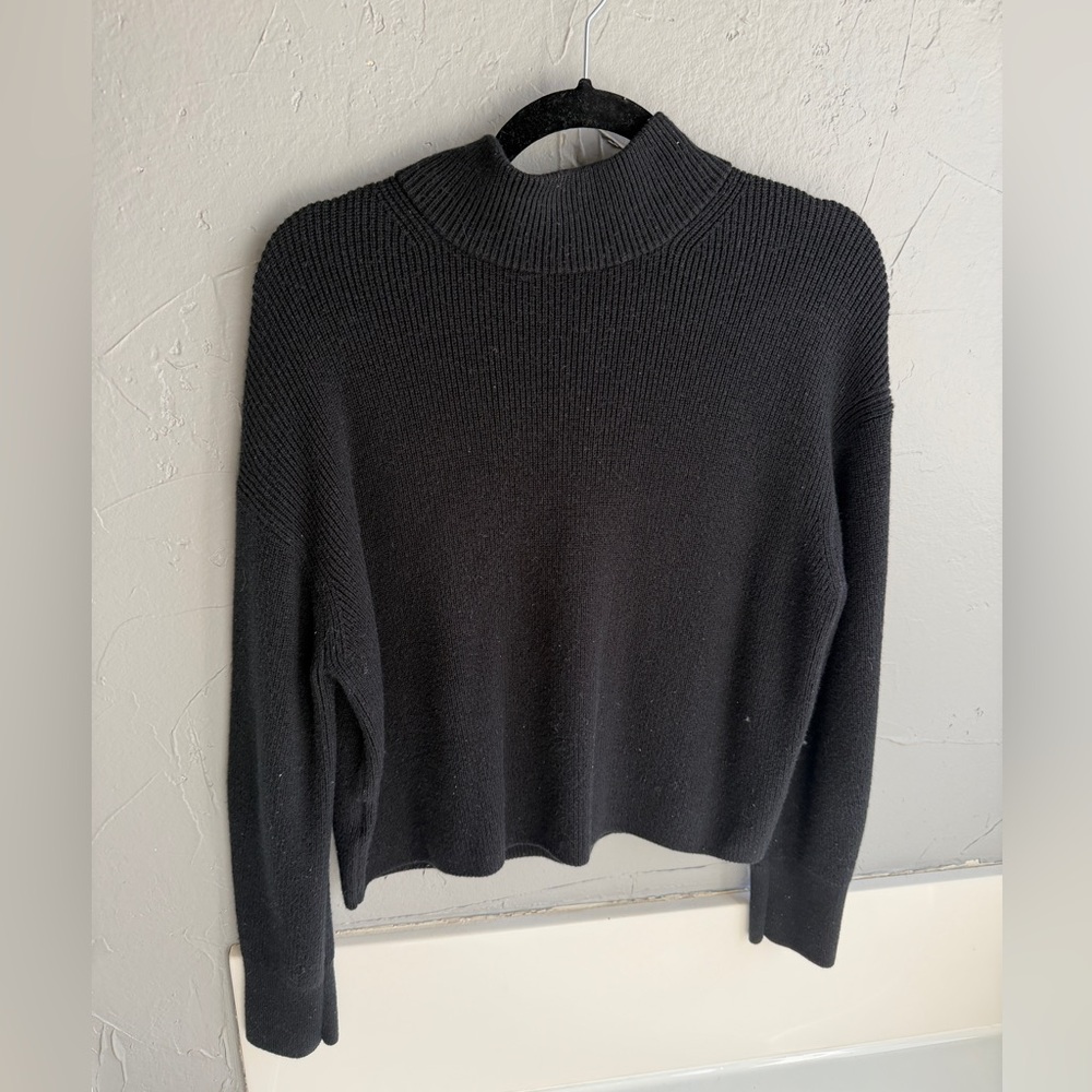 lululemon athletica Black Knit Sweatshirt